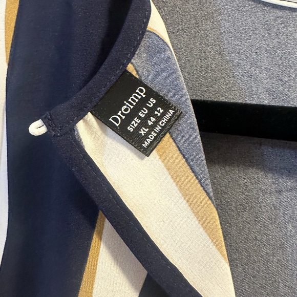 Brand New Top. - Picture 3 of 3